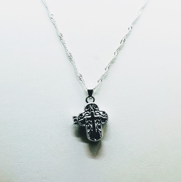 925 *  Silver Open Work Cross Pendant - Picture 7 of 9